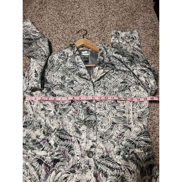 Chico's Purple Pretty Print Beaded Silk Blend Parmenia Women Jacket Size 1 - Picture 9 of 10